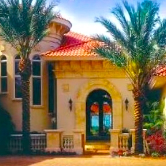 Meet your Posher, Dena - Picture 1 of 1